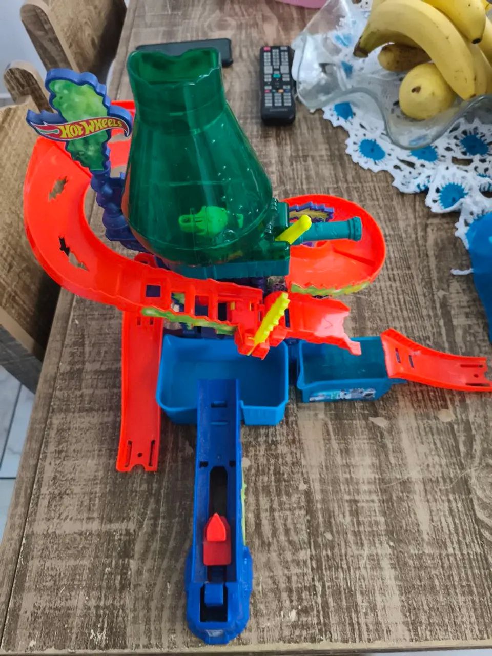 Pista hot Wheels laboratório 
