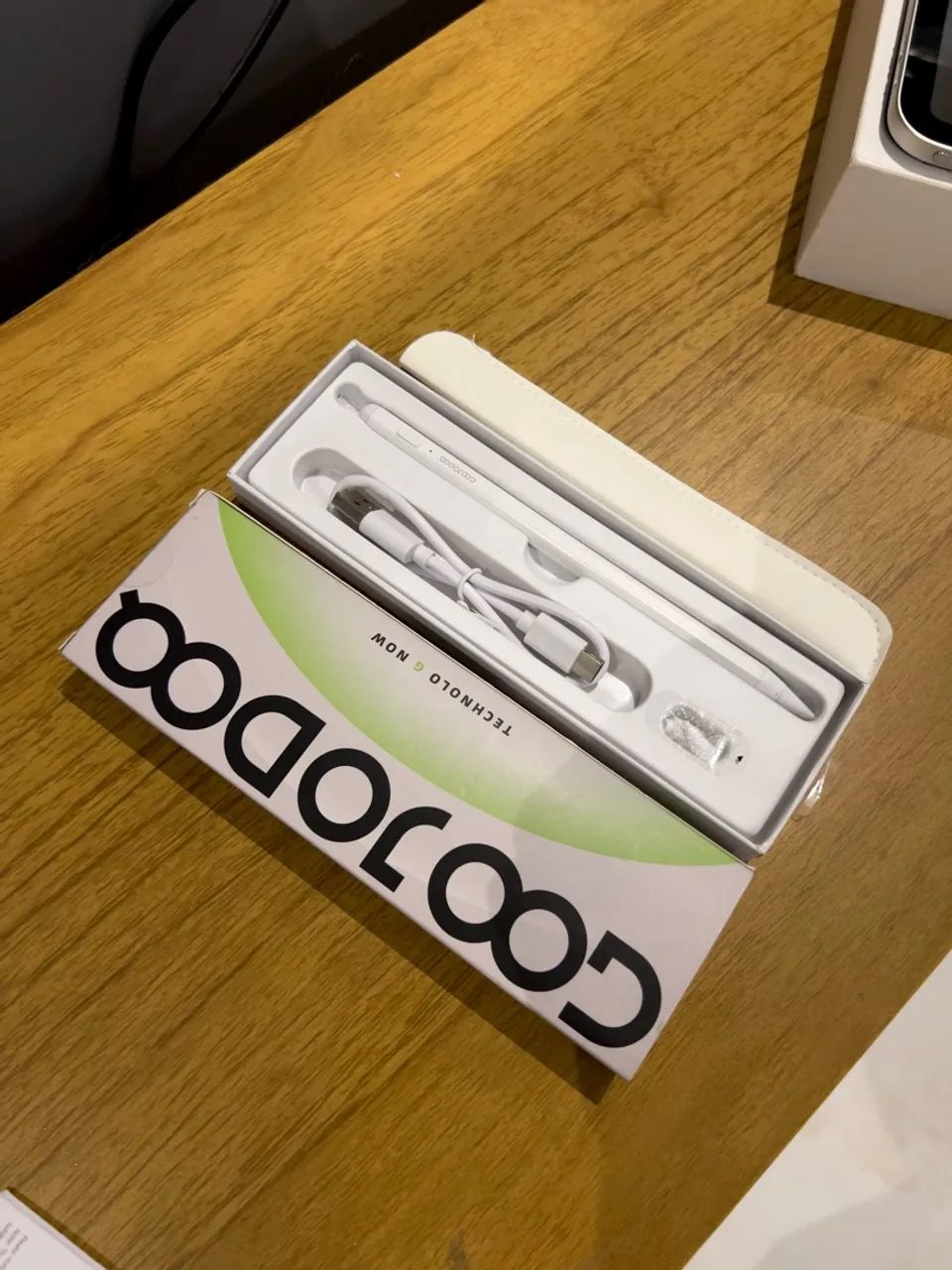 IPad 10° Geração 64Gb Silver + Caneta Goojodoq - Foto 4