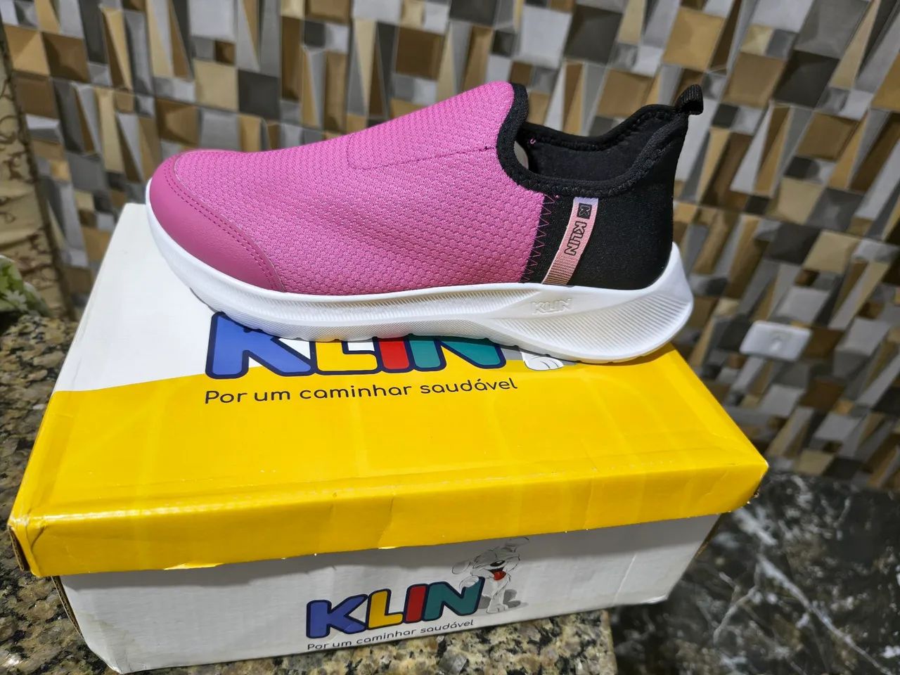 Tênis Klin novo na caixa!!! Nunca Usado!!! - Foto 3