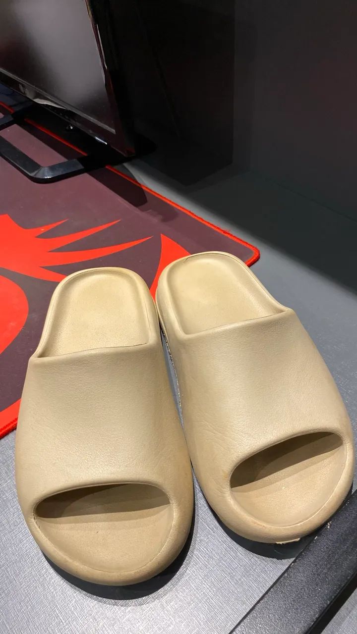 Chinelo Slide Estilo Yeezy - Foto 3