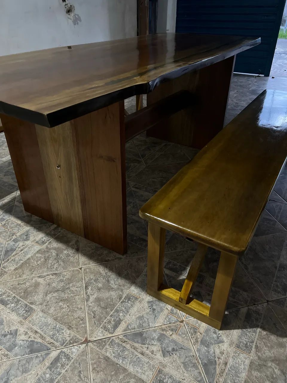 Mesa Rústica com bancos premium 