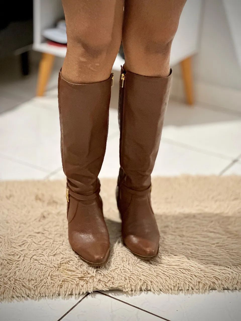 Vende- se duas botas , número 36 e 35  - Foto 2