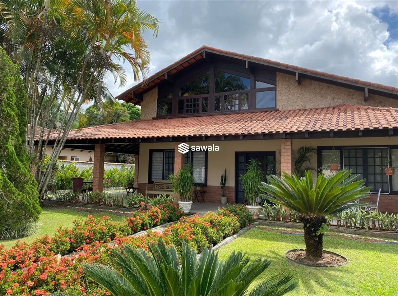 Casa 5 quartos, sendo 2 suítes