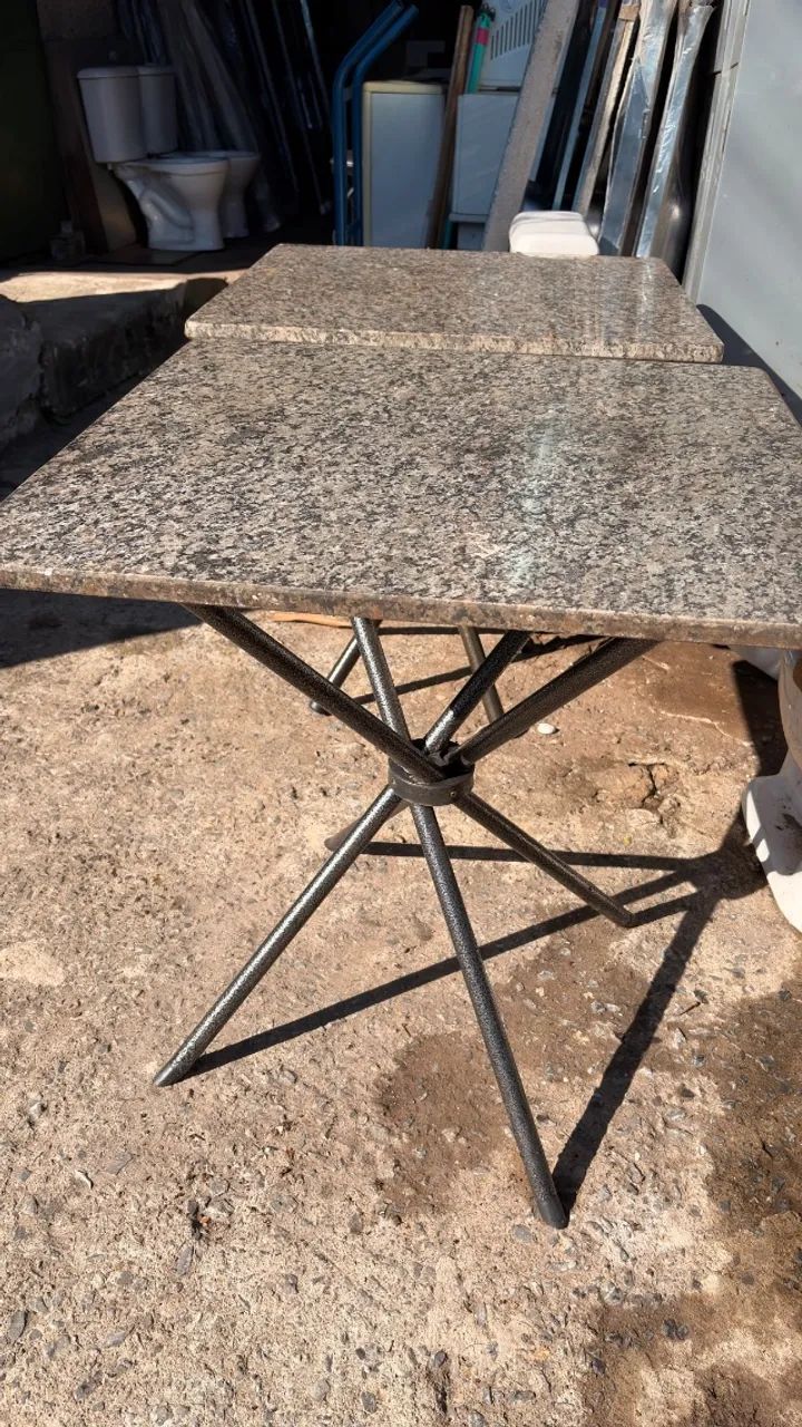 Mesa de granito com pés de ferro  - Foto 2