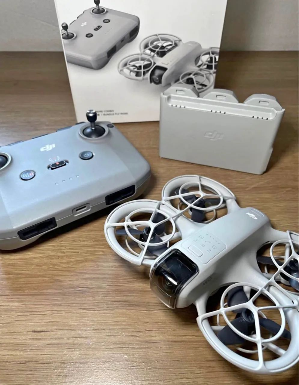 Drone DJI Neo Combo Fly More 3 baterias 