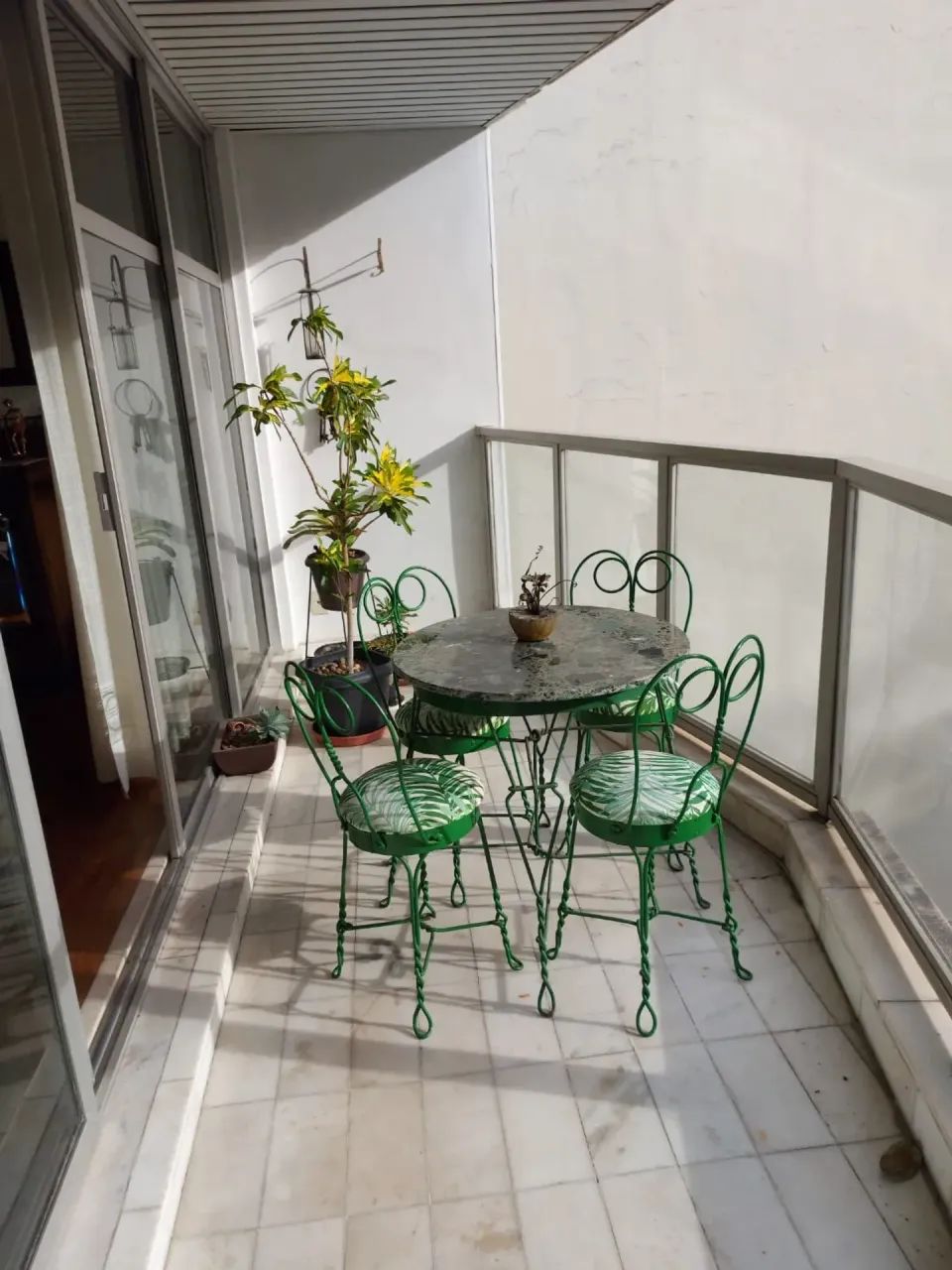 Excelente apartamento de 4 quartos com varanda em condomínio com piscina. - Foto 3