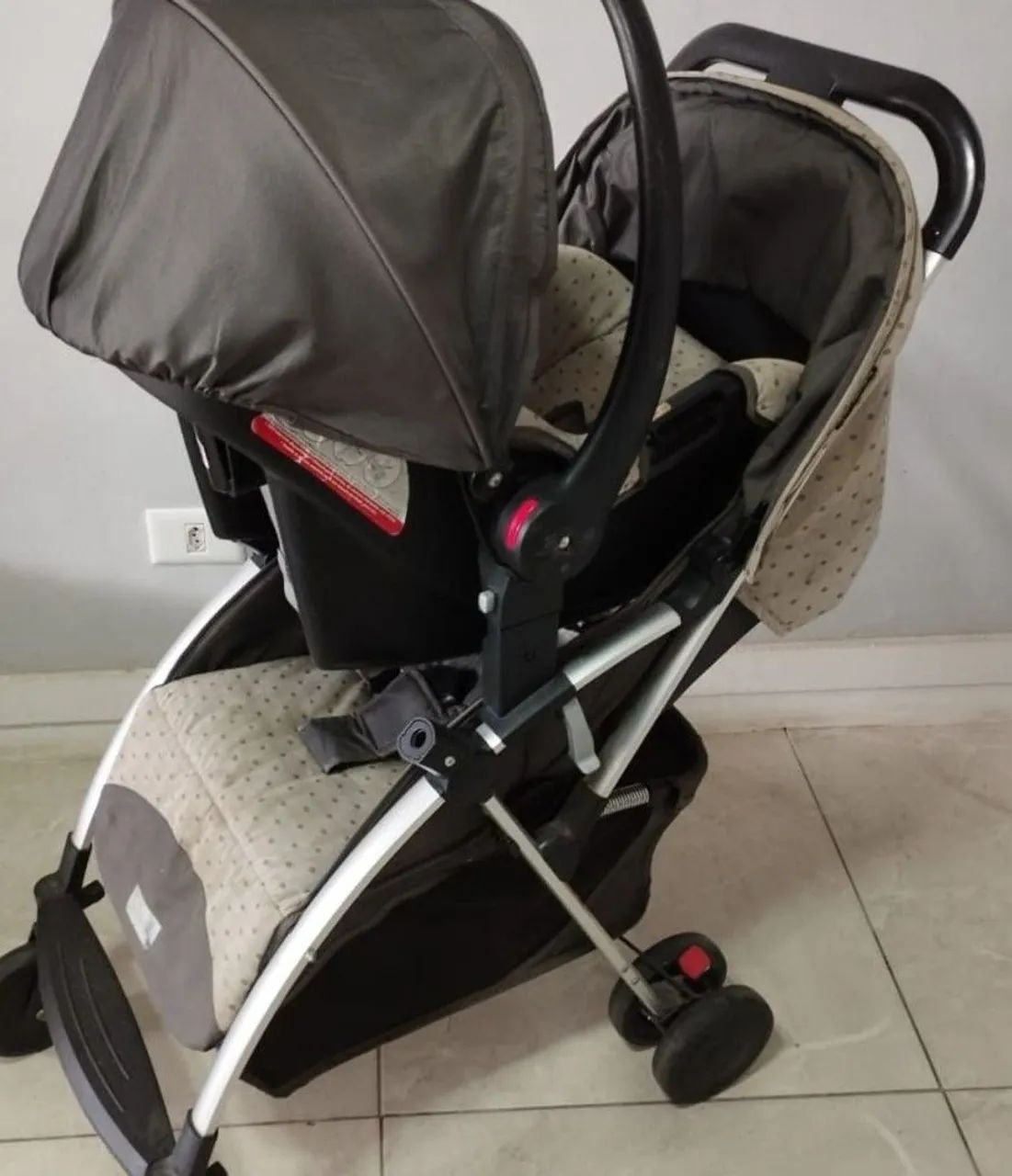 Carrinho de bebê+ bb conforto 