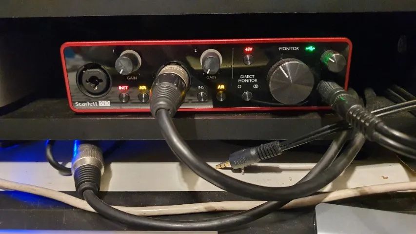 Interface de áudio Focusrite Scarlett 2i2 3º geração - Foto 2