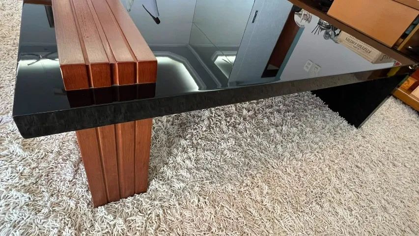 Mesa de centro em madeira com tampo preto  - Foto 4