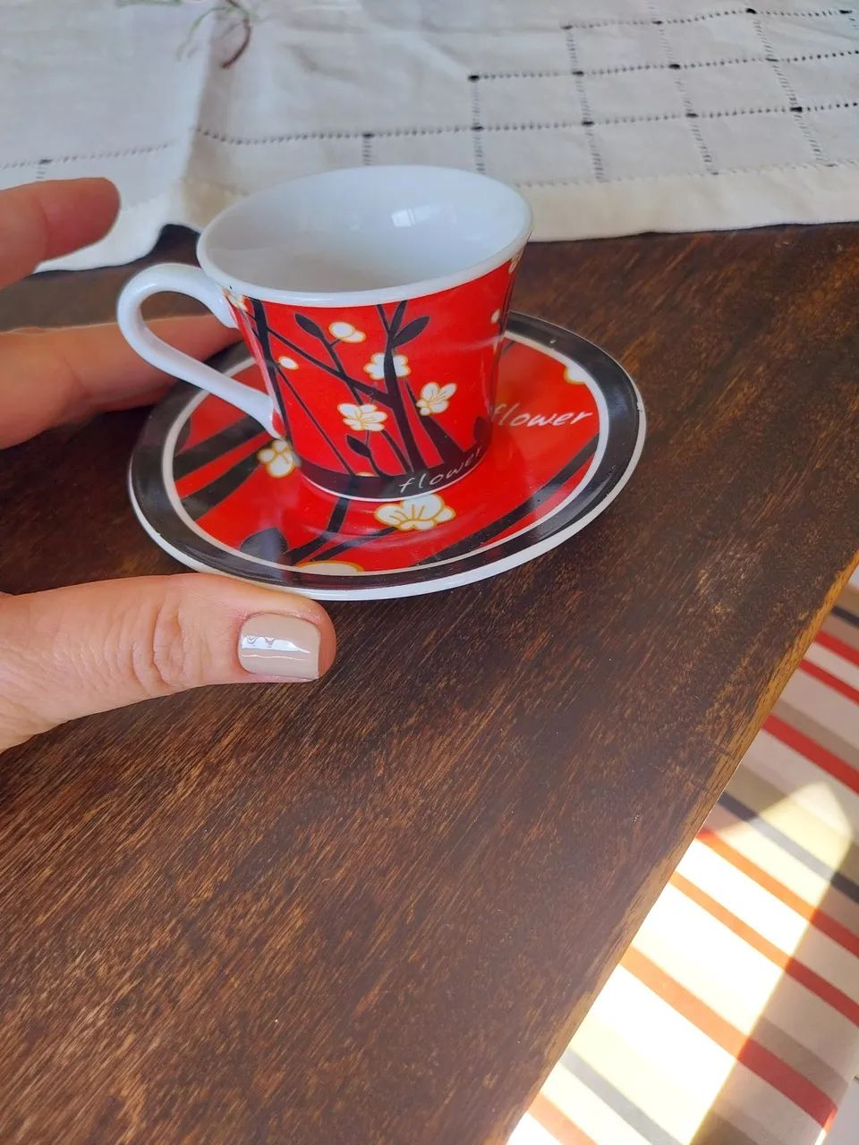 Conjunto de Xícaras e pires  - Foto 2
