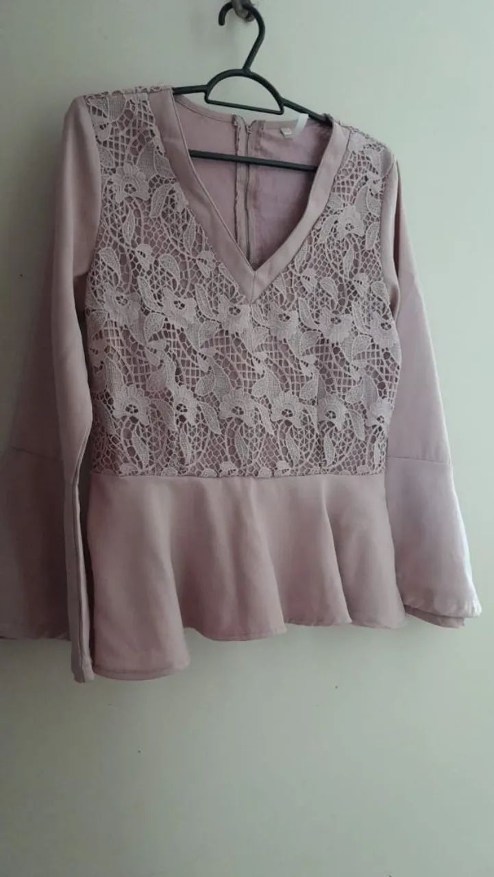 Blusa com renda pleplum - Foto 2