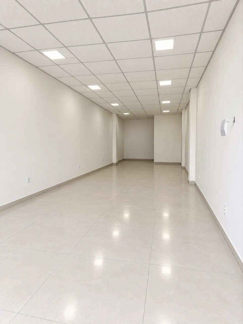 Sala comercial no Centro de Balneário Camboriú 