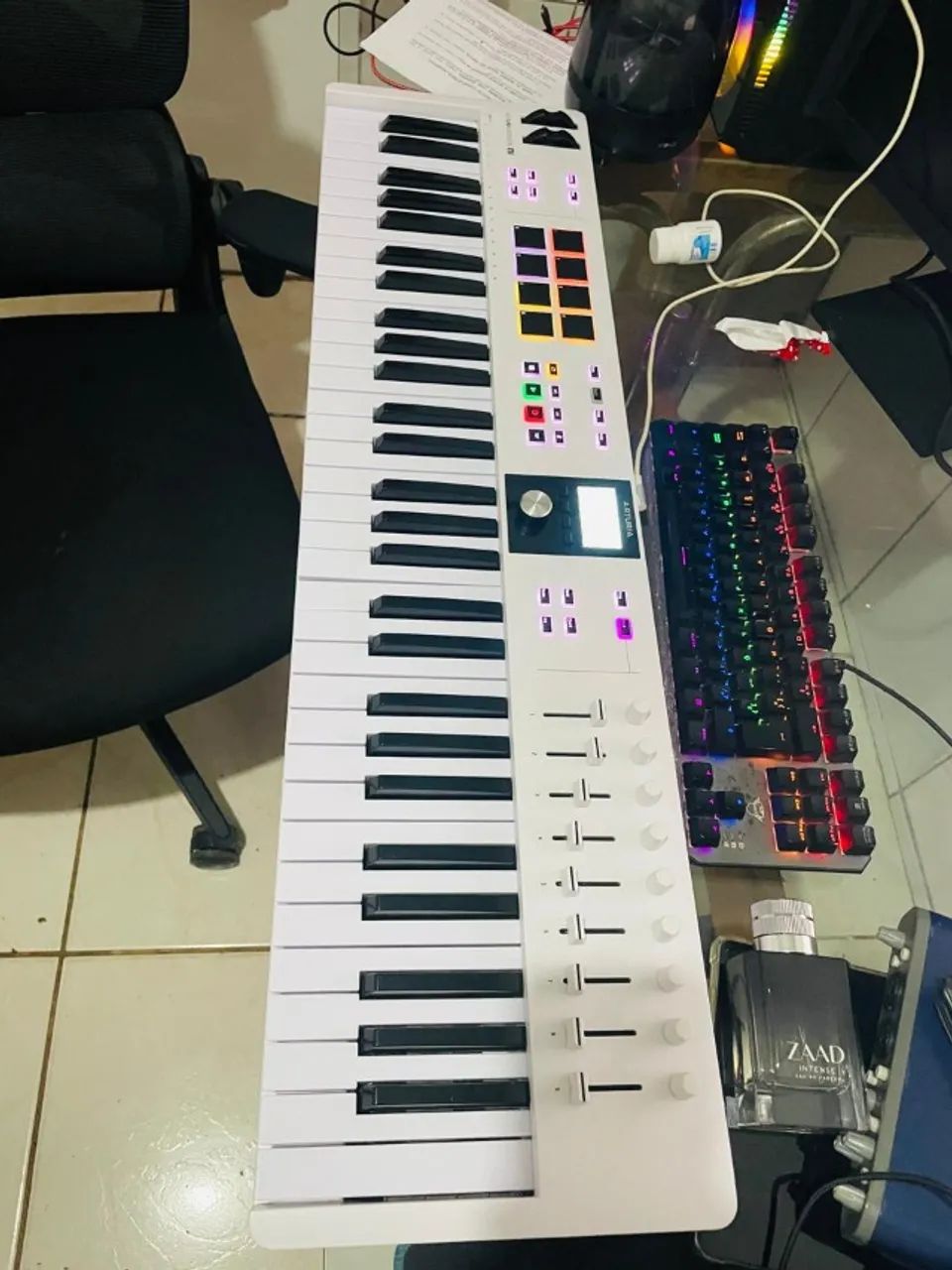 Arturia KeyLab Essential 61 MK3 + caixa + BAG 1,5 ano de uso - Impecável - Foto 2