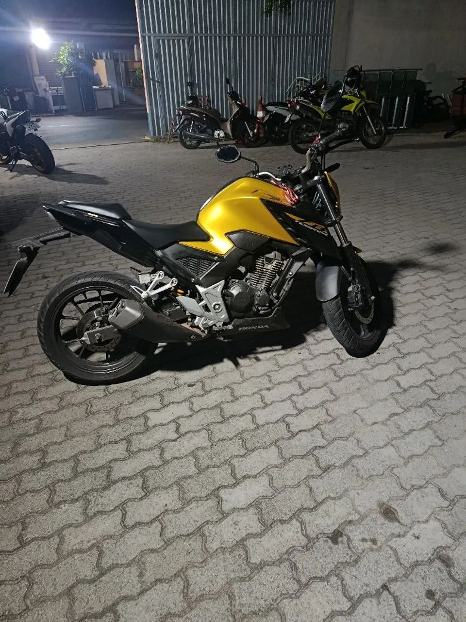 Honda Cb300F