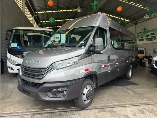 Iveco Daily DAILY FURGÃO 30-160 3.0 12m³ (Die.)(E6) 2027