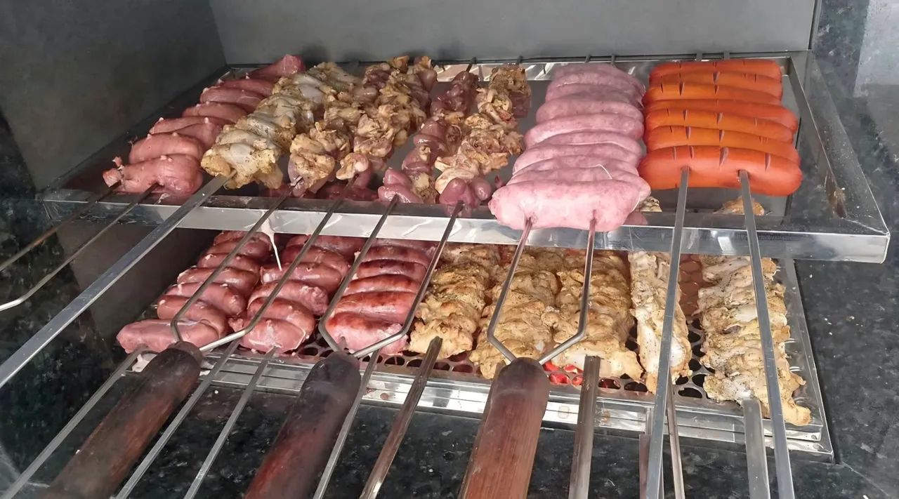 Churrasqueiro proficinal para seus eventos  - Foto 3