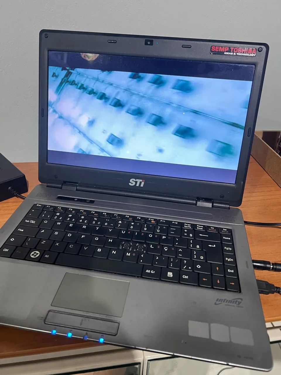 Notebook Toshiba funcionando faço envio