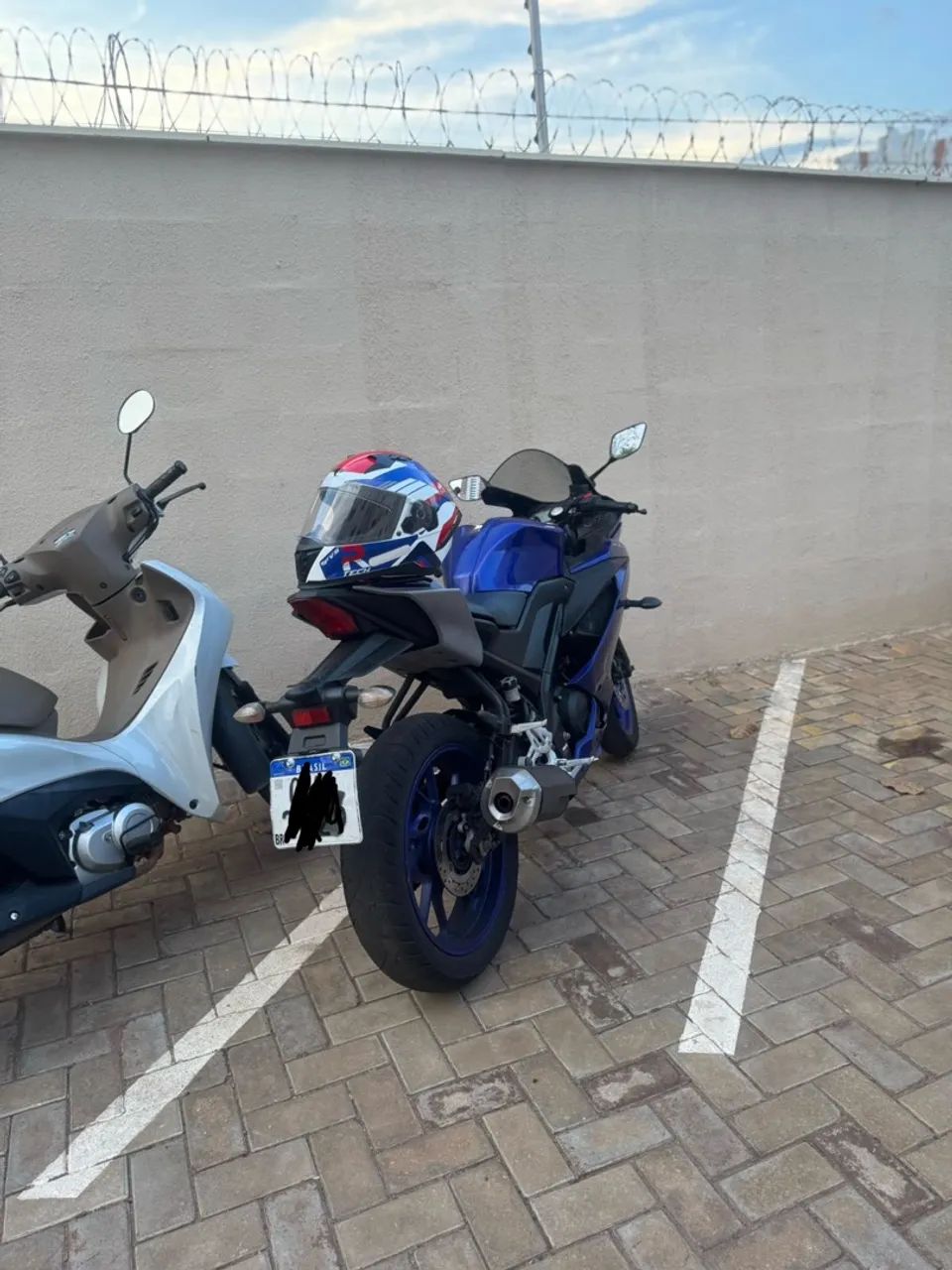 Yamaha r15