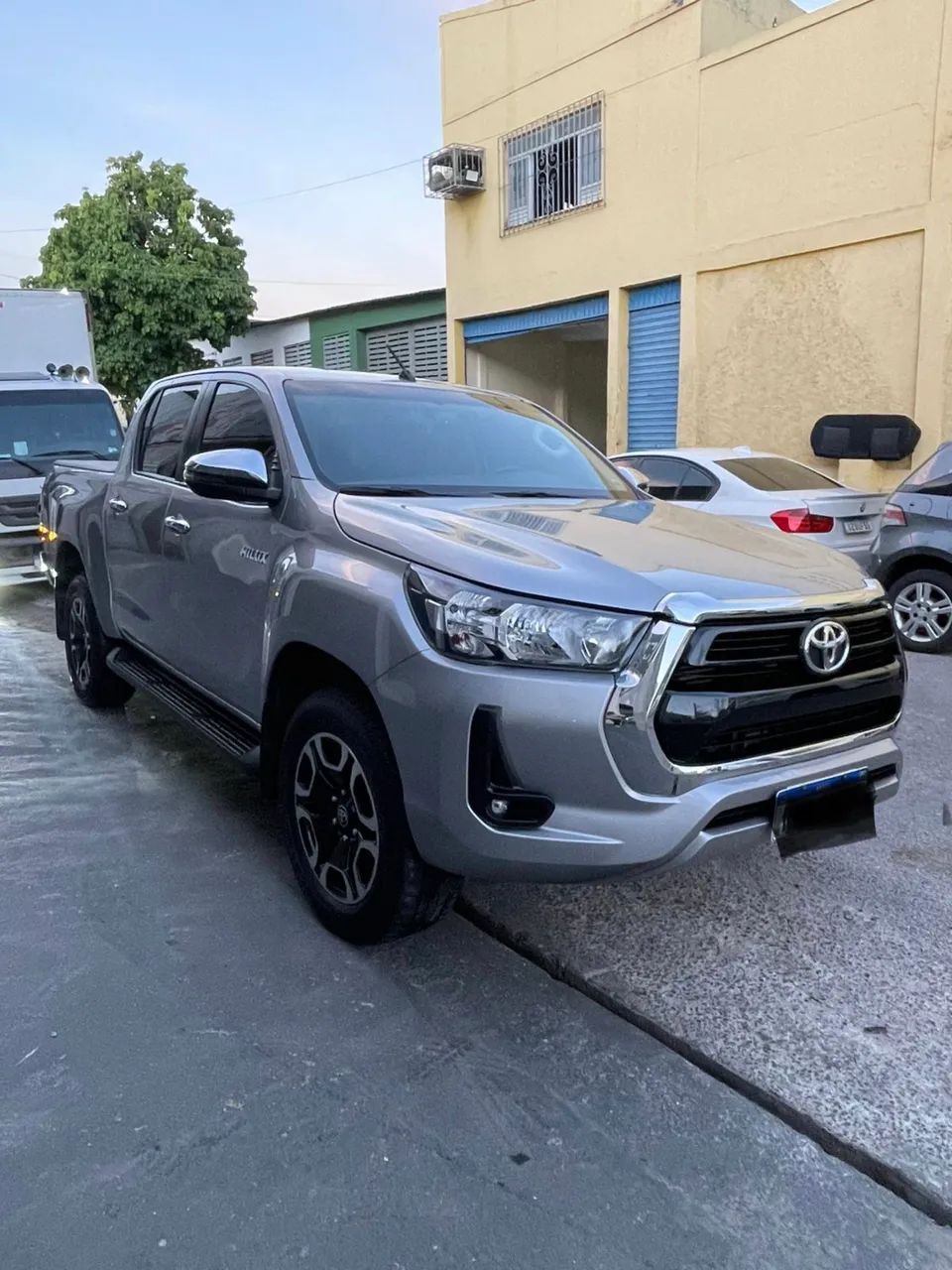 Toyota Hilux CD SRV 4X4 2.8 TDI Diesel Aut. 2024 - Foto 2