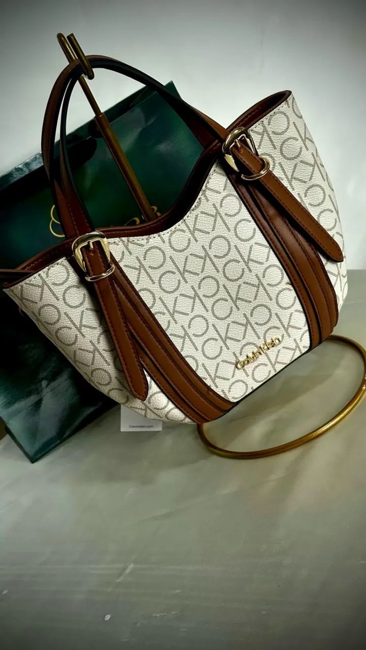 Bolsa Calvin Klein (acompanha alça)