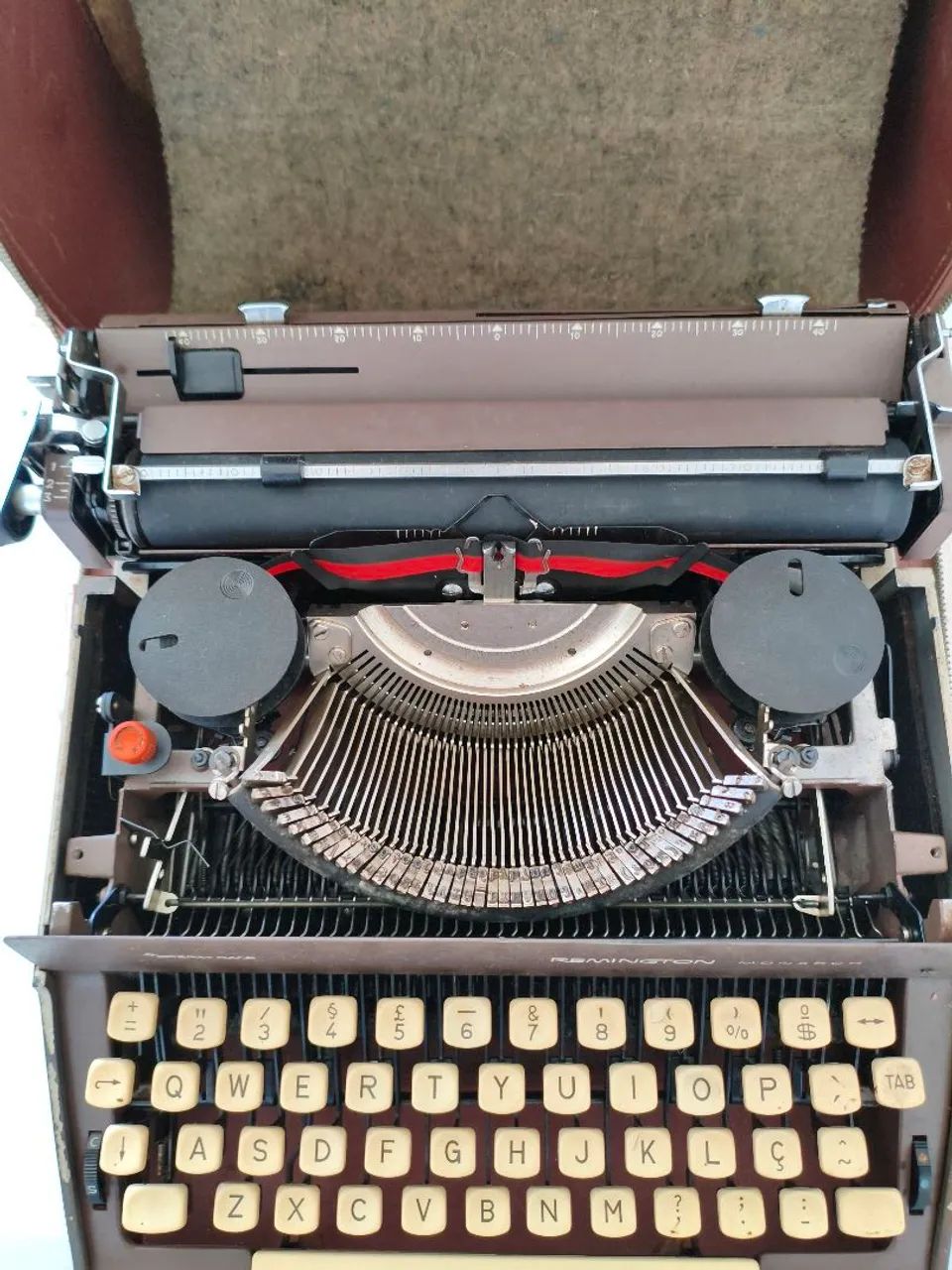 Máquina de Escrever REMINGTON MONARCH - Foto 2