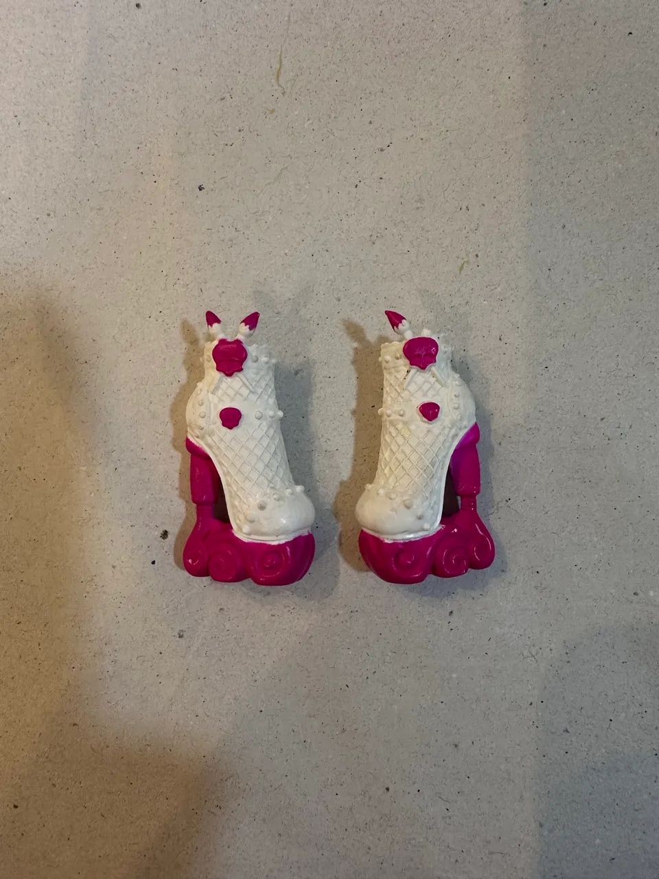 Par de botas Draculaura Art Class - Monster High original (ACEITO OFERTAS) - Foto 2