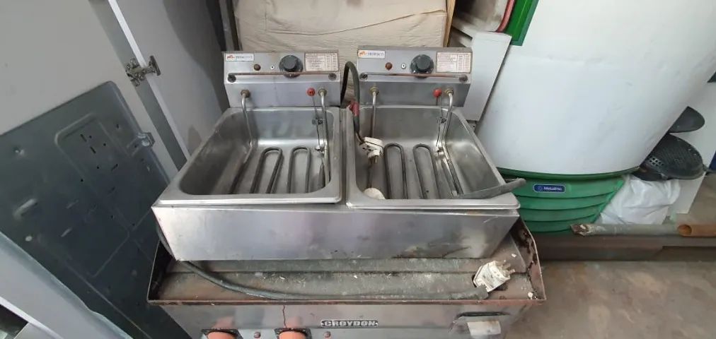 Fritadeira Elétrica Industrial Duas Cubas