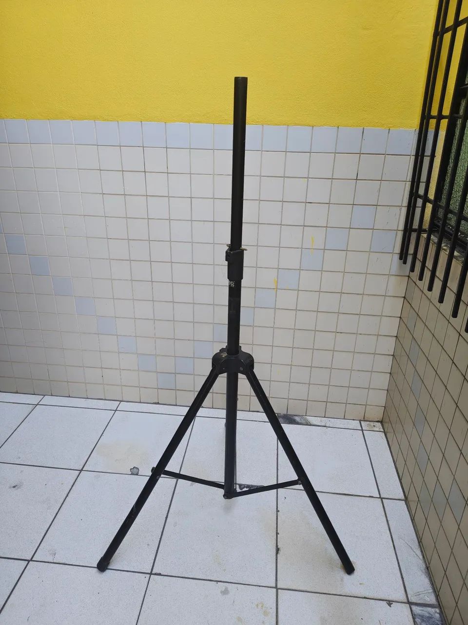 Tripé para caixa de som - Foto 2