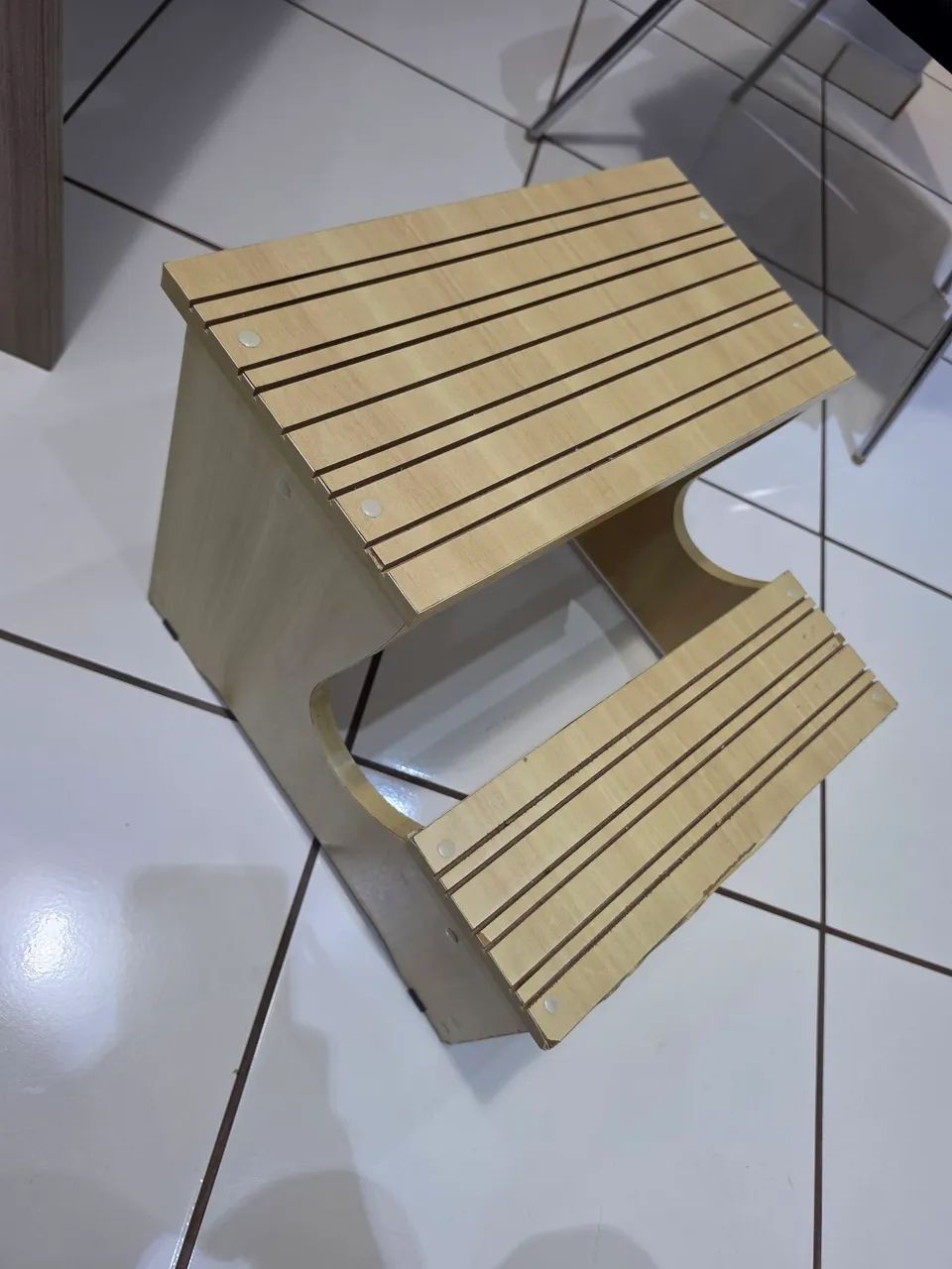 Escada auxiliar 2 degraus  - Foto 2
