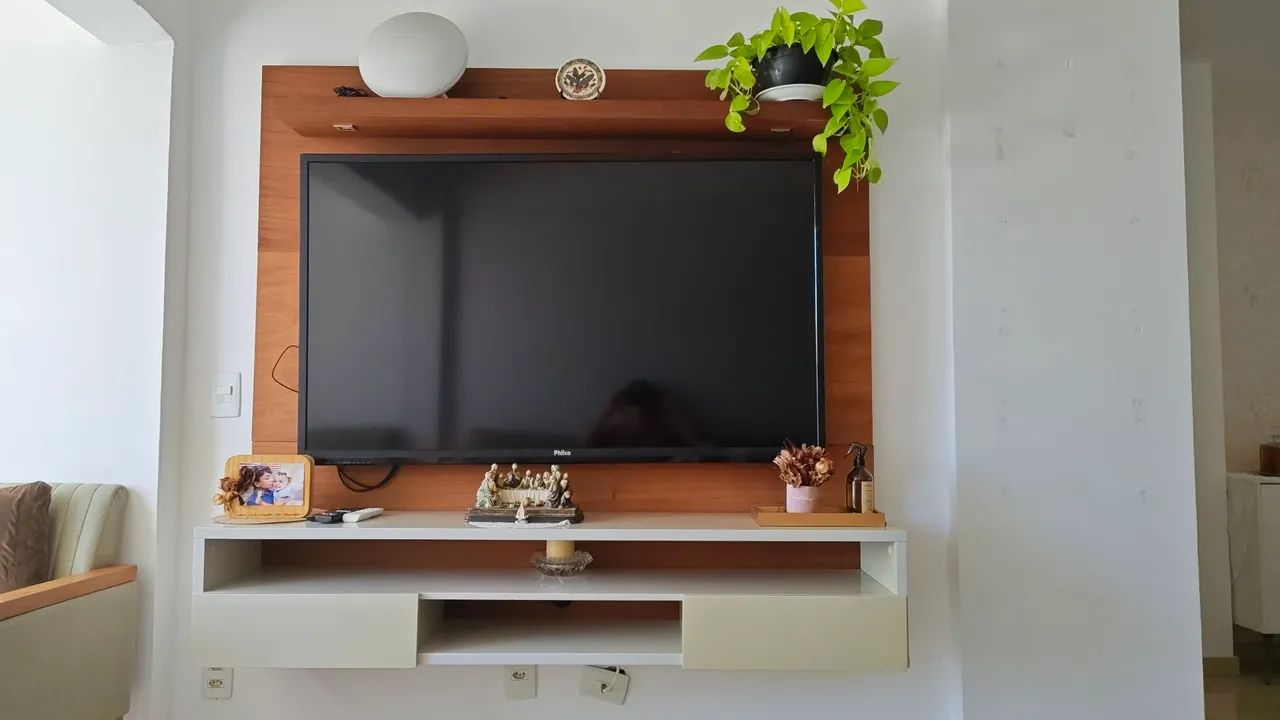 Rack laqueado com painel 