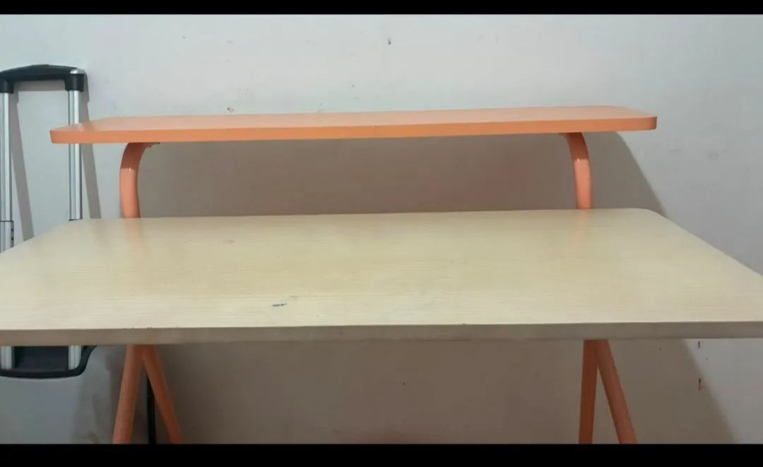Mesa Escrivaninha Compacta com Suporte Elevado / Prateleira - Foto 3