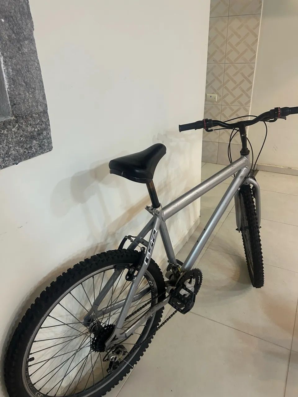 Bicicleta aro 16 prata mal usada em perfeito estado  - Foto 3