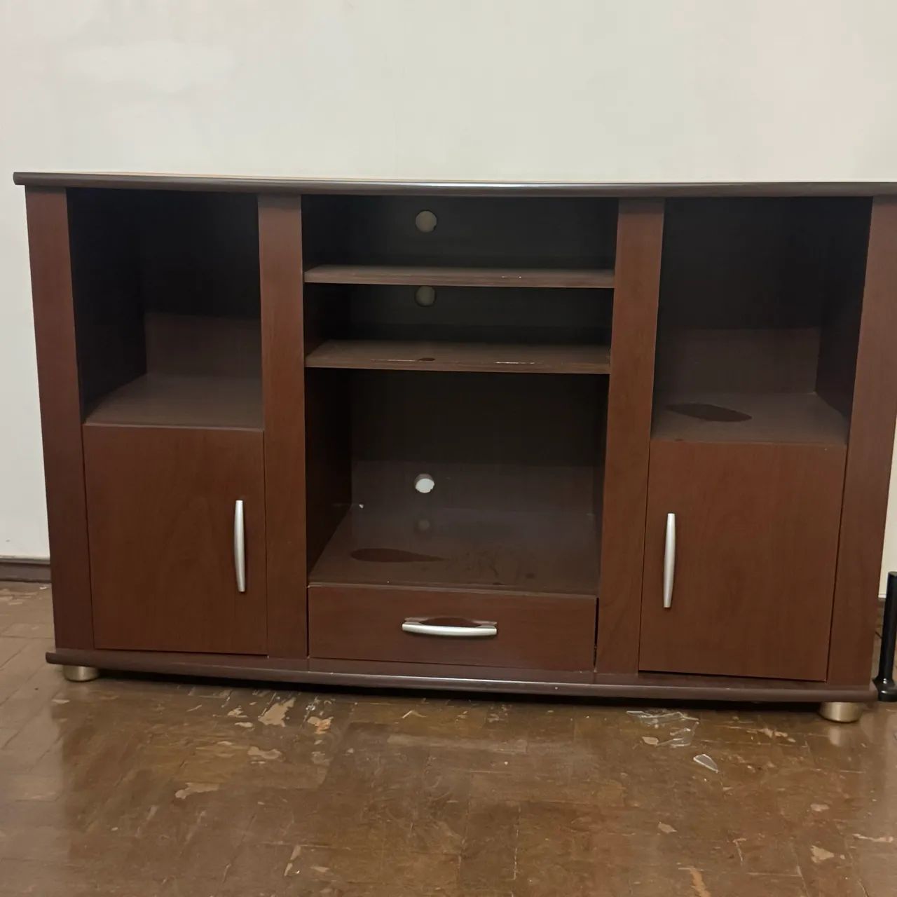 Hack aparador em madeira MDF