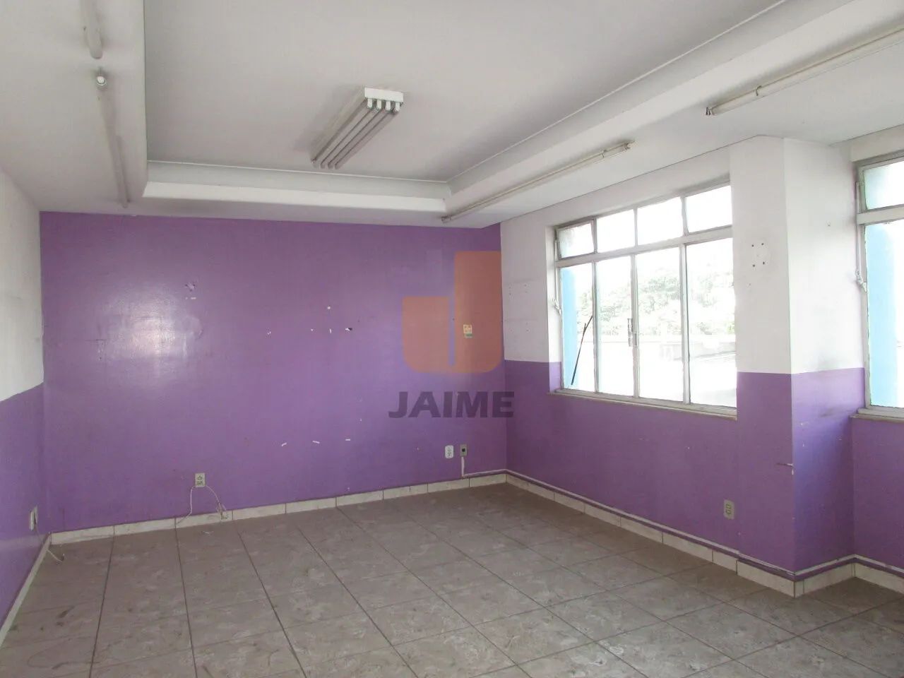 CONJUNTO COMERCIAL