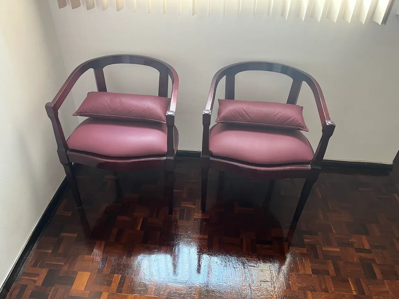 Conjunto de Cadeiras Meia Lua Mogno  - Foto 3