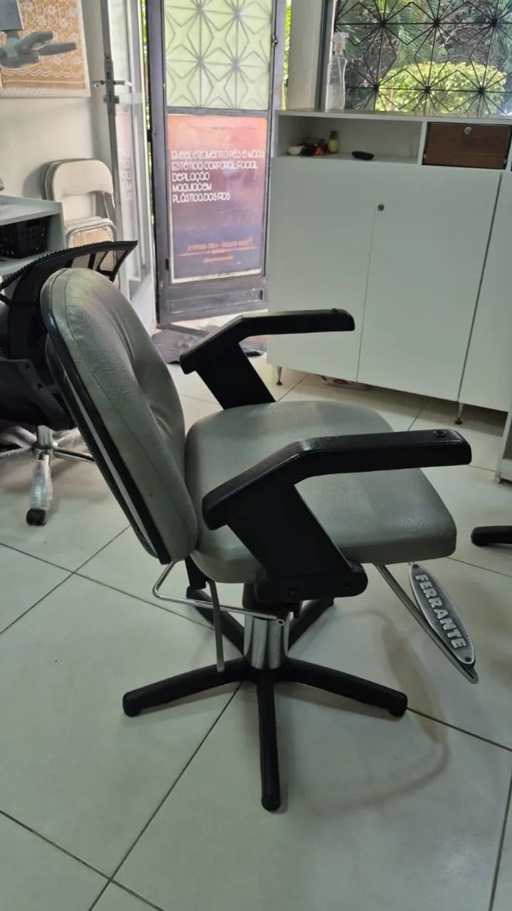 Cadeira de Cabeleleiro Ferrante - Foto 2