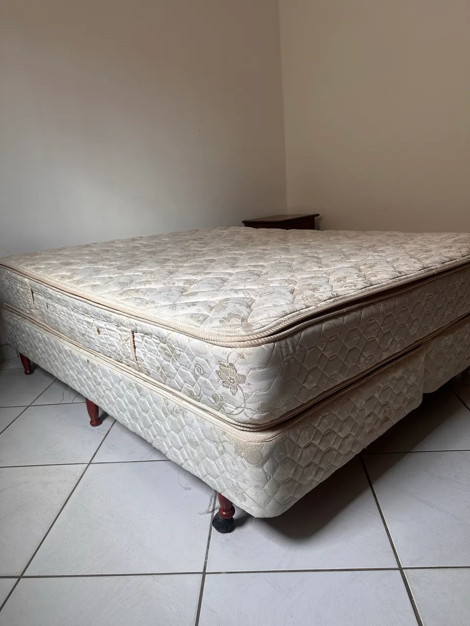 Cama queen  Ortobom!! Linha premium !! Não comercial  - Foto 2