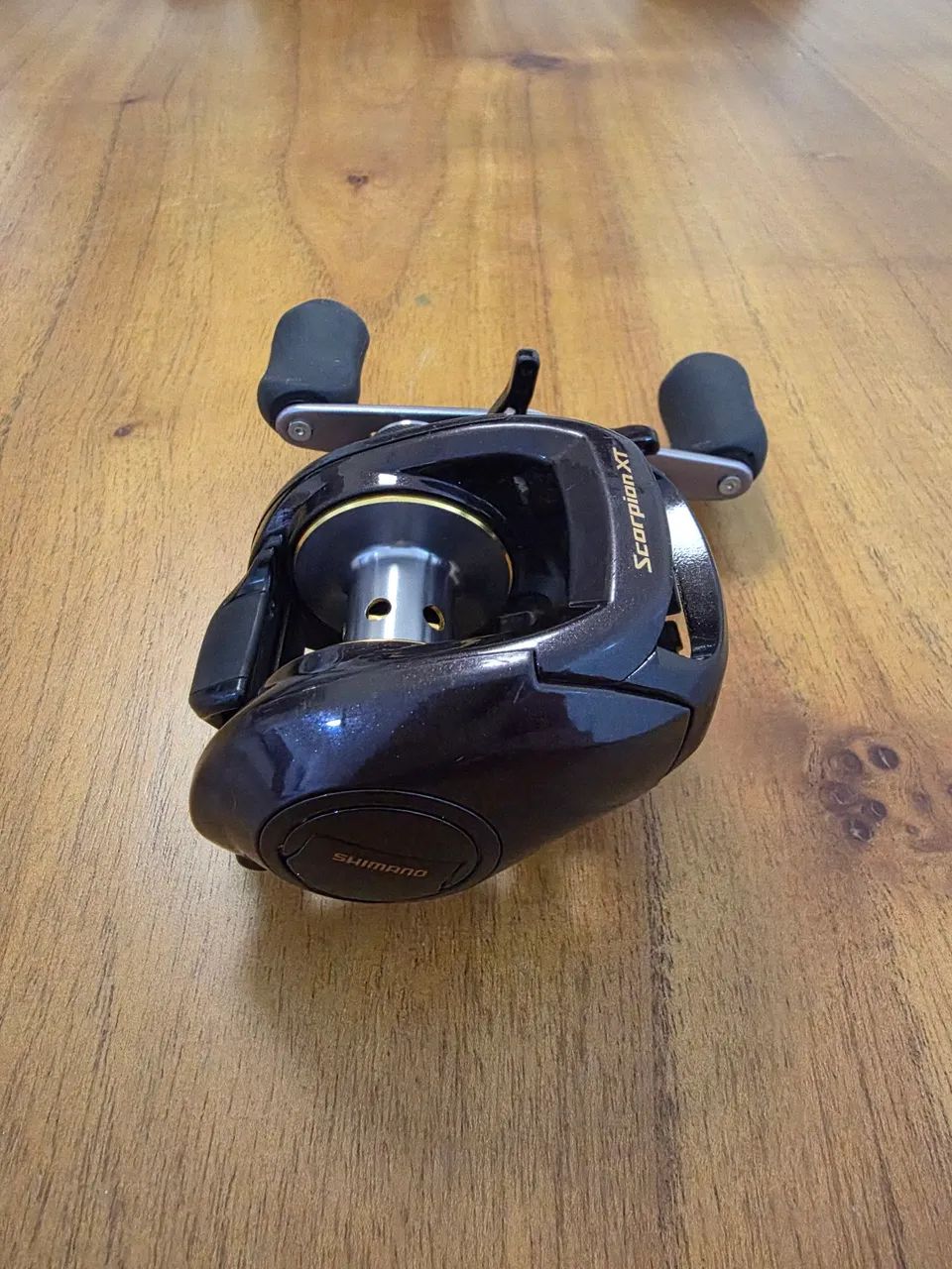 Carretilha Shimano Scorpion XT 1501 - lado esquerdo - Esportes