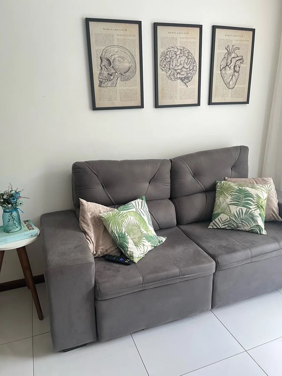 Sofá retrátil cinza  - Foto 2