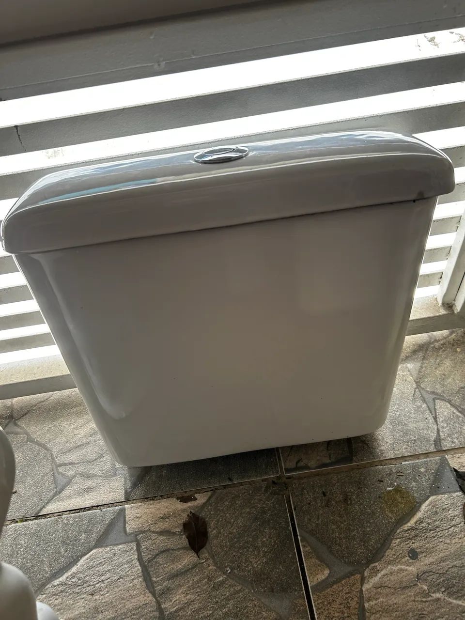 Vaso sanitário com caixa acoplada - Foto 4