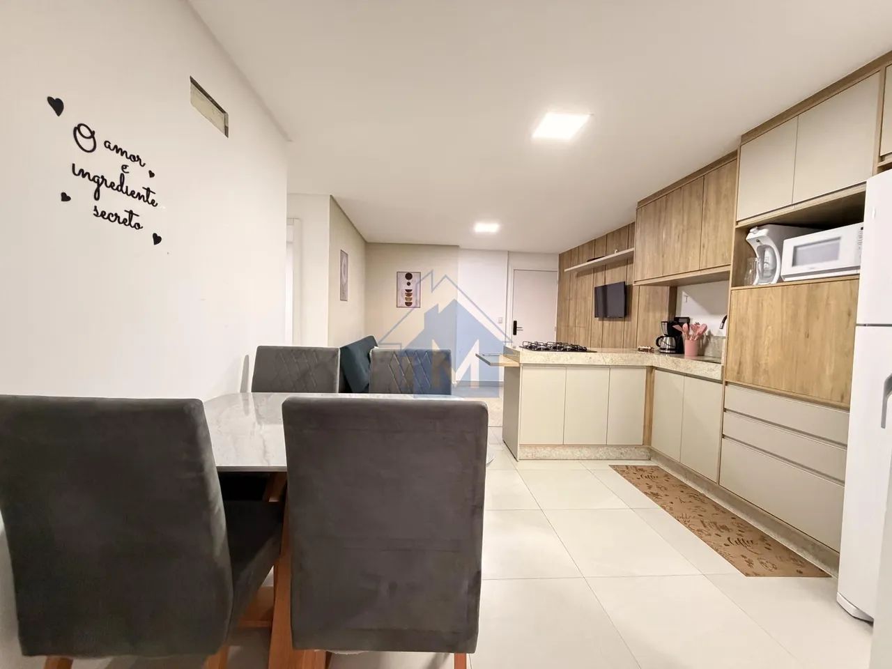 Apartamento Mobiliado, 1 Suíte e 1 Quarto, Sacada com Churrasqueira, no Centro! - Foto 5