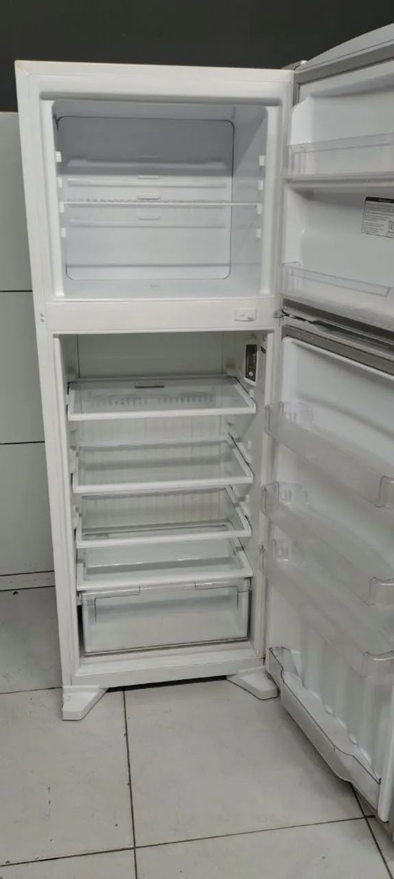 Vende uma geladeira  - Foto 5