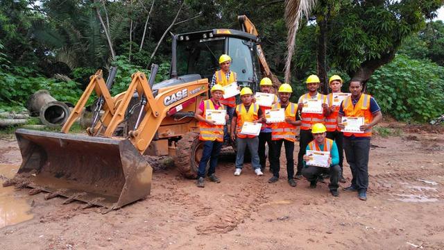 Curso de Operador de Retroescavadeira R$ 400,00 Inicio 16-12-2019 - Foto 2