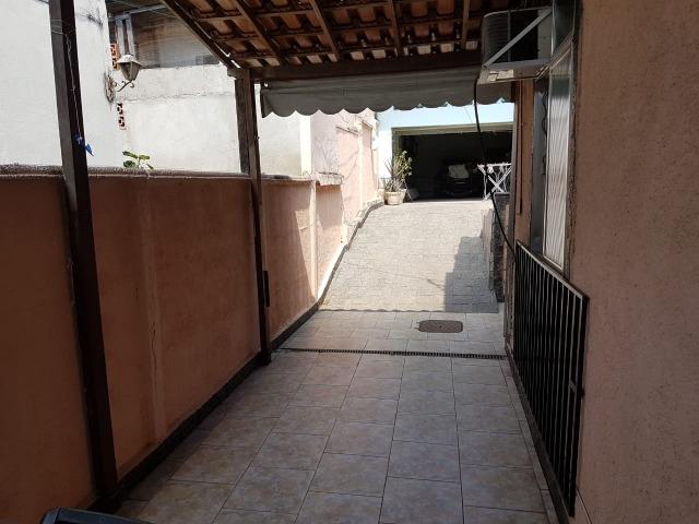 Otima casa linear de frente com 3 quartos 6 vagas aceito permuta - Foto 5