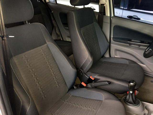 VW - VOLKSWAGEN GOL (NOVO) 1.6 POWER/HIGHI T.FLEX 8V 4P - Foto 11