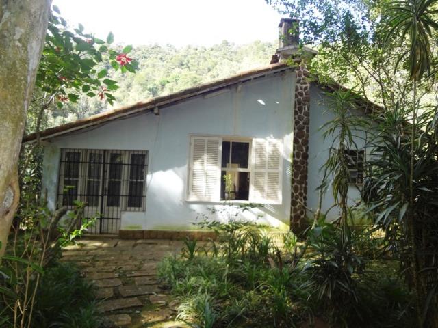 Casa 02 quartos em Araras Petrópolis/RJ