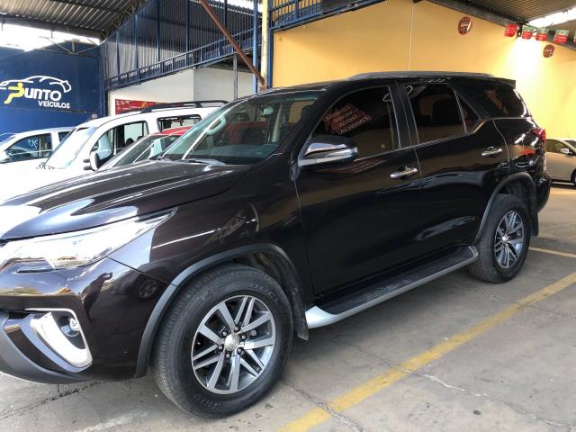HILUX SW4 2017/2018 2.8 SRX 4X4 7 LUGARES 16V TURBO INTERCOOLER DIESEL 4P AUTOMÁTICO - Foto 2