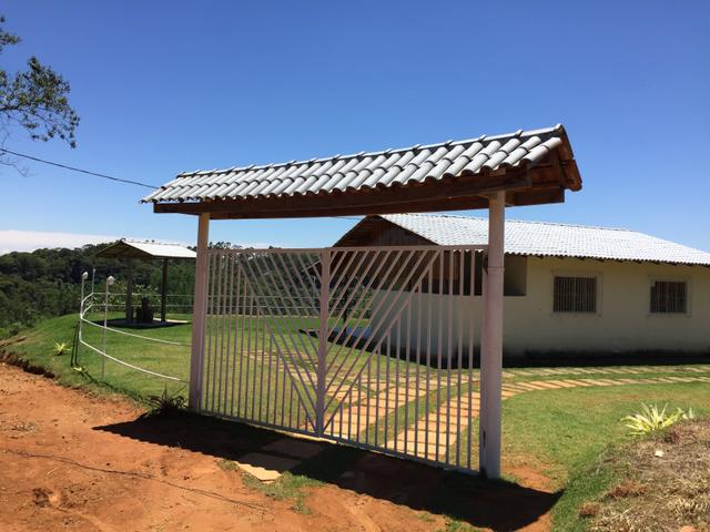 Sítio com vista para o litoral entre Fundão e Santa Teresa com casa nova - Foto 3