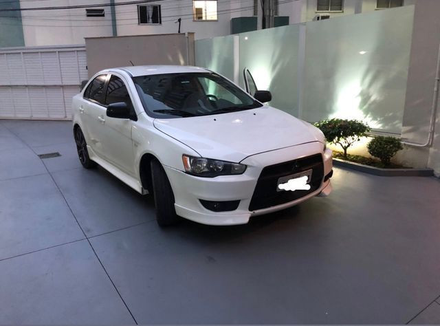 Mitsubishi Lancer 2.0 Automático