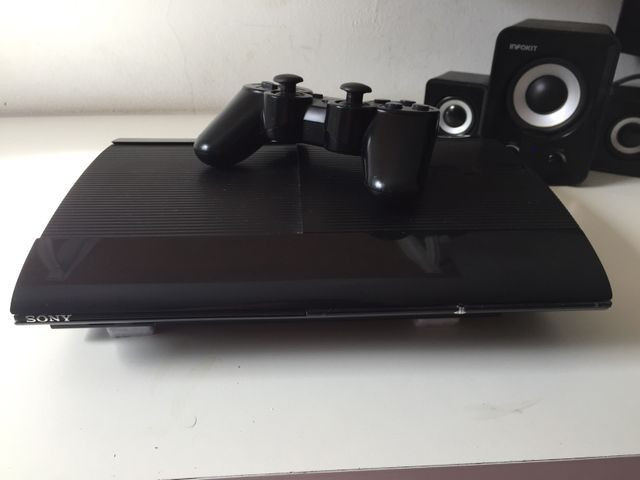 PS3 Superslim+1 controle e 16 jogos originais - Foto 2